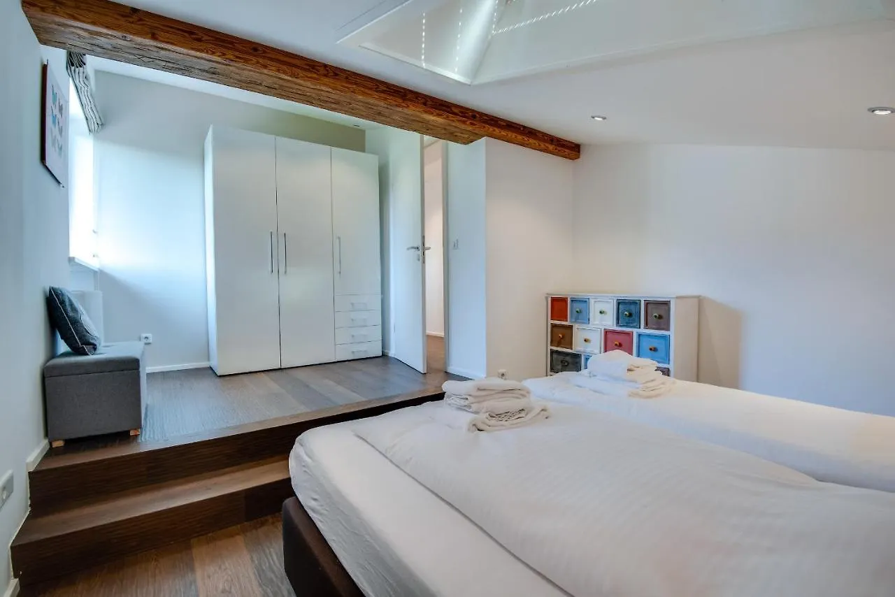 Schmuckstück am See mit schnellem WLAN, Sauna, Kamin&Fitness Schliersee Villa